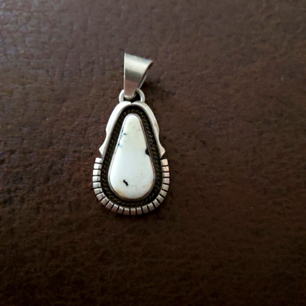 Stetling silver pendant